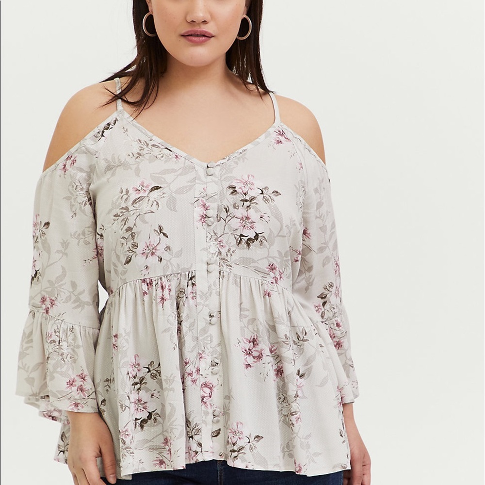 Torrid 00 Cold Shoulder Top